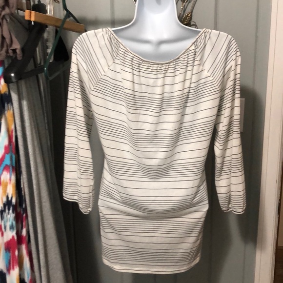 Velvet white tee w/black stripes size medium - Picture 3 of 5